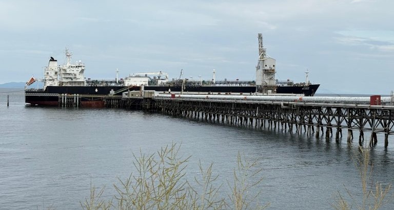BW-Chinook-loading-at-Petrogas-Terminal-Ferndale-USA-768x576