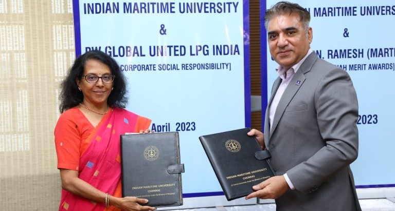 Exchange-of-documents-768x512